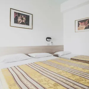 Diana Hotel